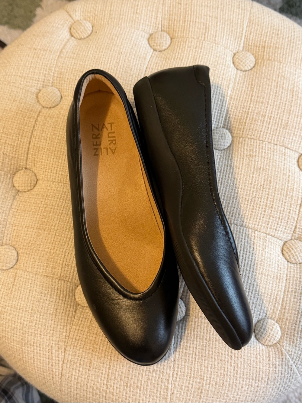 NEW Naturalizer Black Leather Ballet Flats